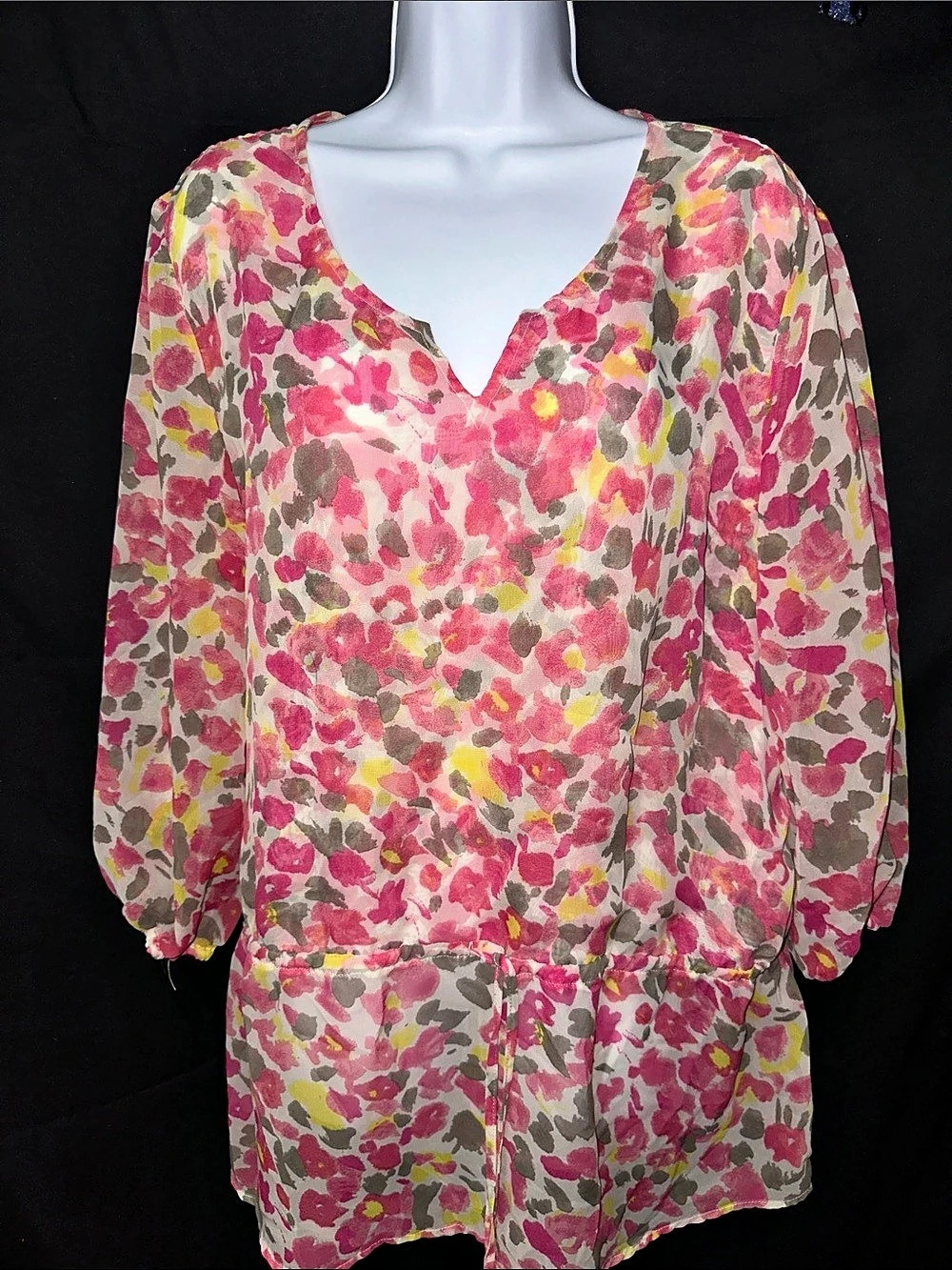 Faded Glory Floral V-Neck Blouse in Pink & Gray Size XL Like New